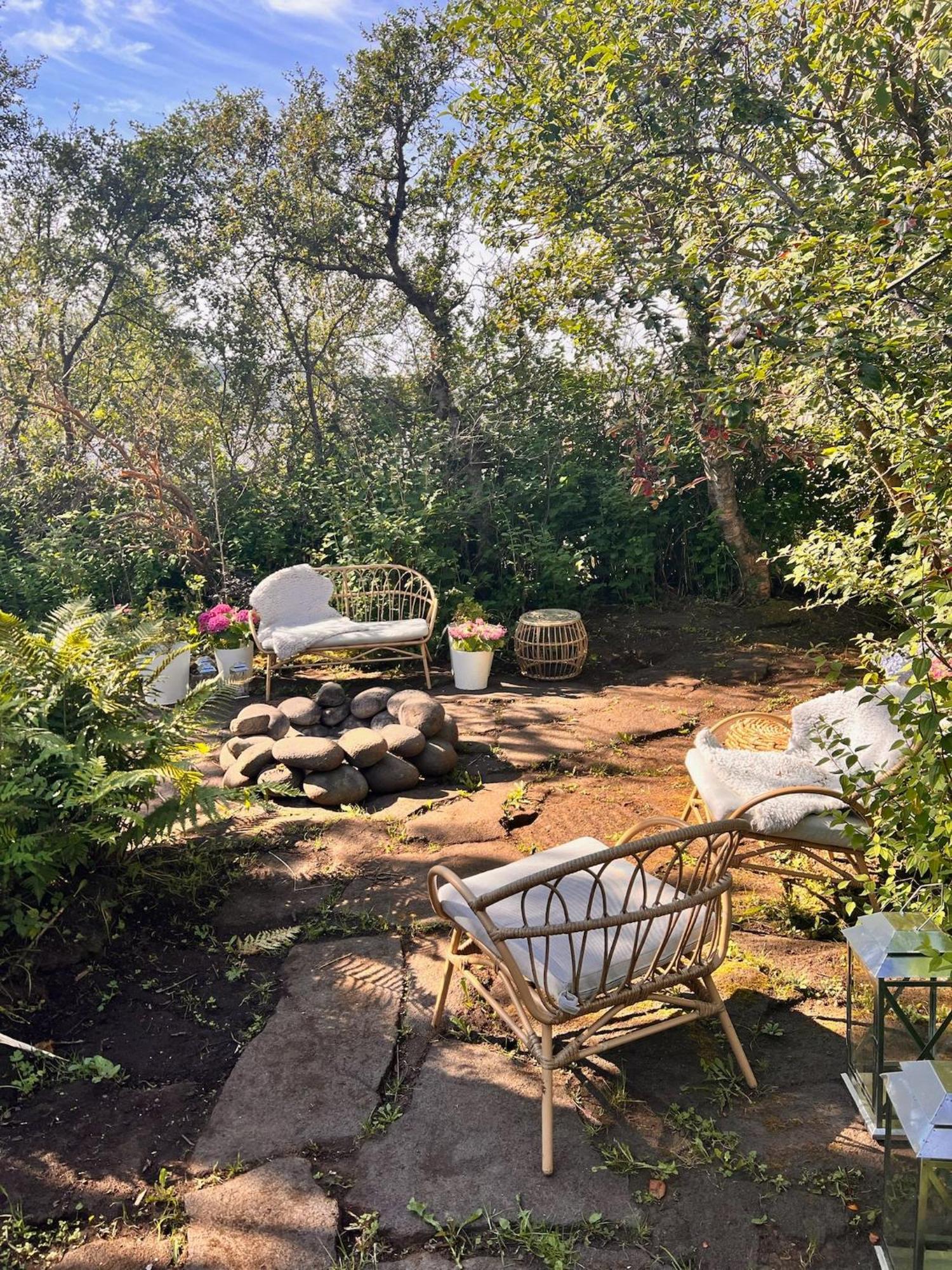 Casa Disa - Dreams, A Boutique Guesthouse In Reykjavik City'S Central Park And Botanical Garden In Laugardalur, Hot-Spring-Valley エクステリア 写真